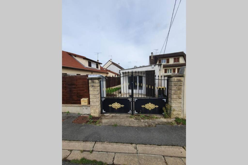 Maison Roisseenne Entre Paris Et Disneyland 르와시 앙 브리 외부 사진